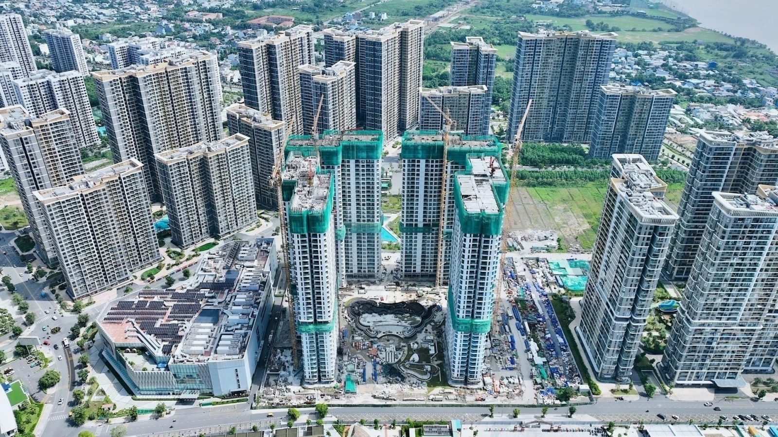 Tham vọng lấn sân bất động sản của loạt ông lớn ngoài ngành