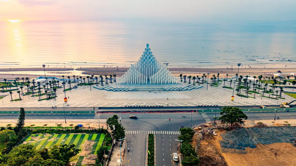 Việt Nam có tòa tháp 143 trụ bê tông, trị giá 155 tỷ đồng, được Sun Group thi công thần tốc chỉ trong 75 ngày