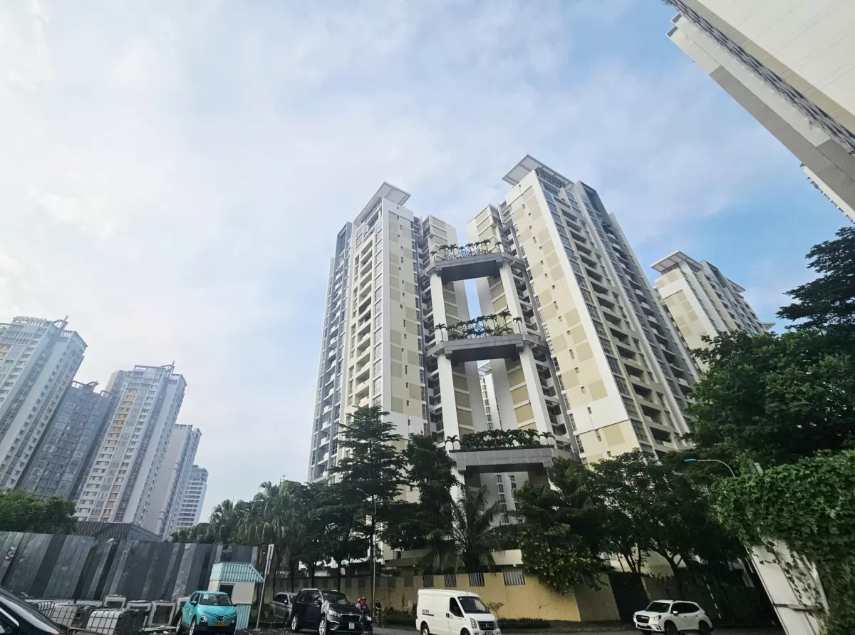 Vì sao một ngân hàng lớn thông báo tạm ngừng cho vay dự án bất động sản?