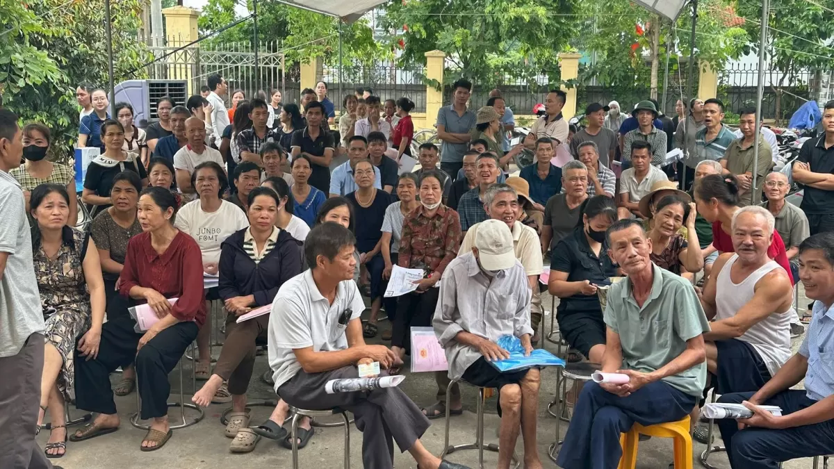 13/06/2026 - 06:39 Sáng 10/6, UBND xã Thường Tín tiếp tục tổ chức chi trả tiền bồi thường, hỗ trợ giải phóng mặt bằng (GPMB) cho 106 hộ gia đình, cá nhân thuộc diện thu hồi đất để thực hiện dự án Khu đô thị thể thao Quố…