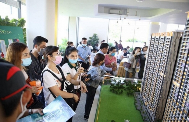 Nên đánh thuế để giảm đầu cơ thay vì bắt buộc giao dịch qua sàn bất động sản Nhà nước